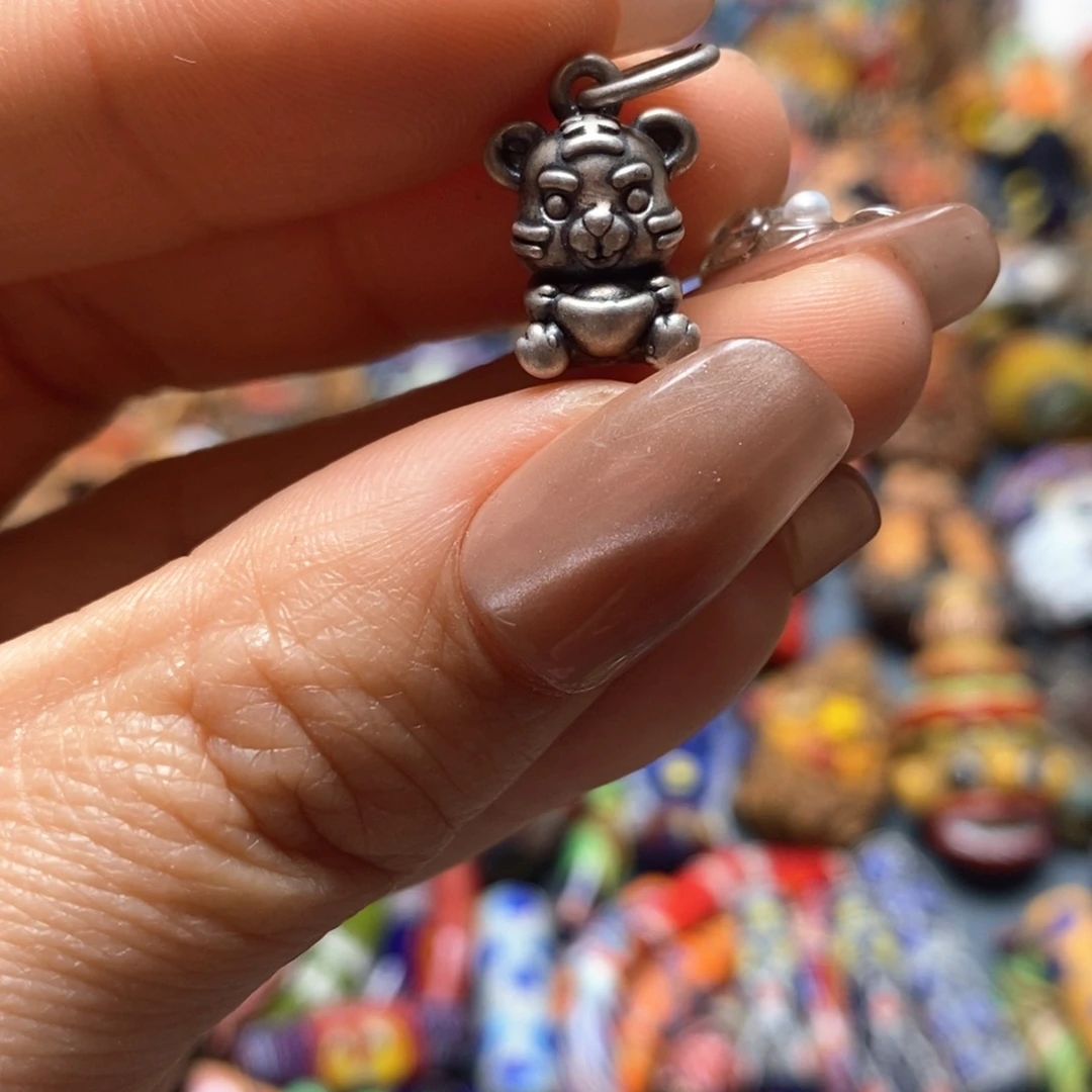 琉璃颈饰印度尼西亚小老虎