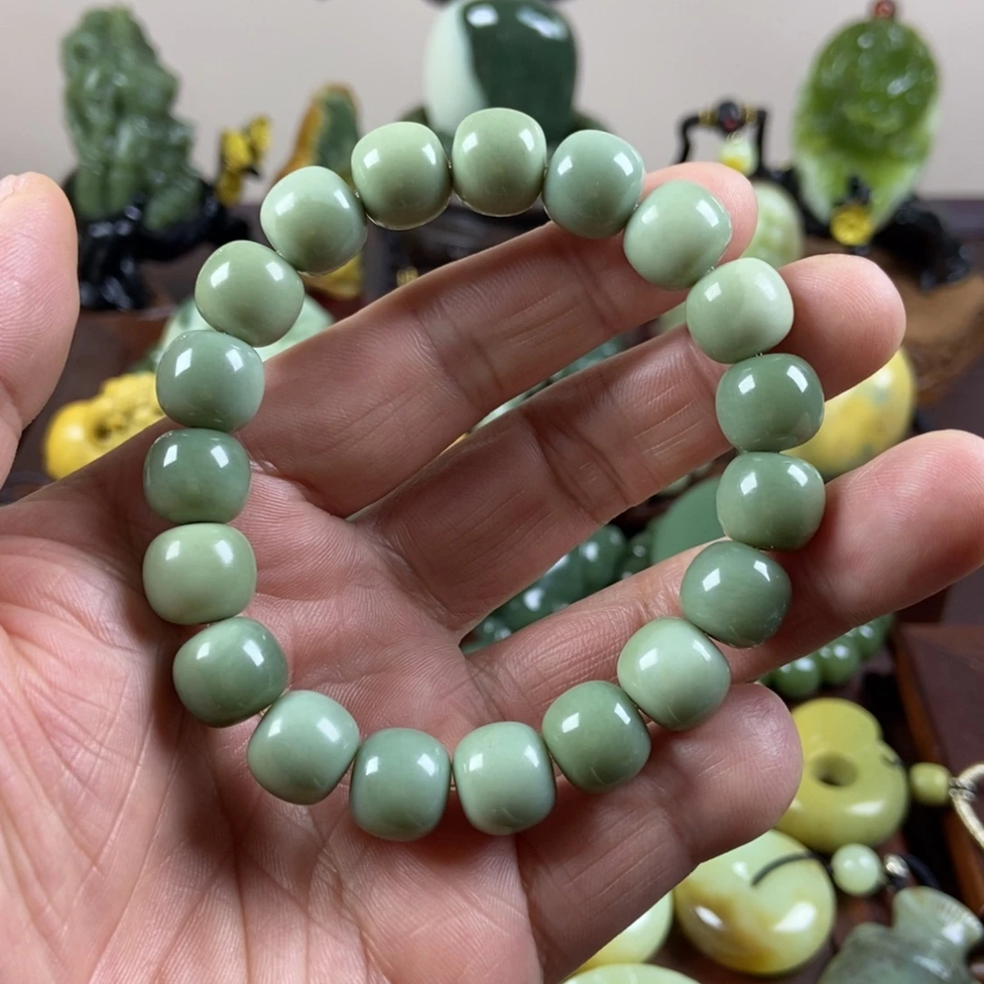 岫岩老玉（透闪石质玉）未镶嵌珠宝奇石