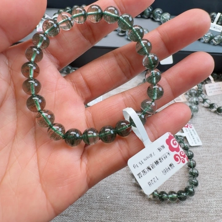 水晶手链未镶嵌蹦****?天然
