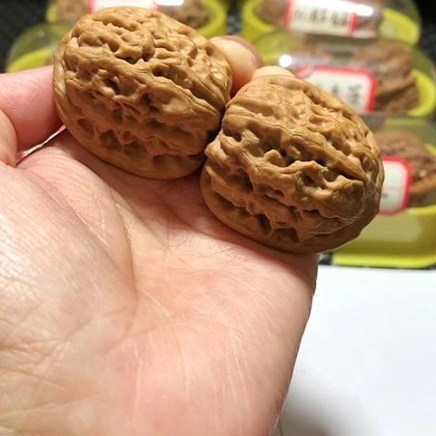 吊坠文玩核桃碎***咪霸王