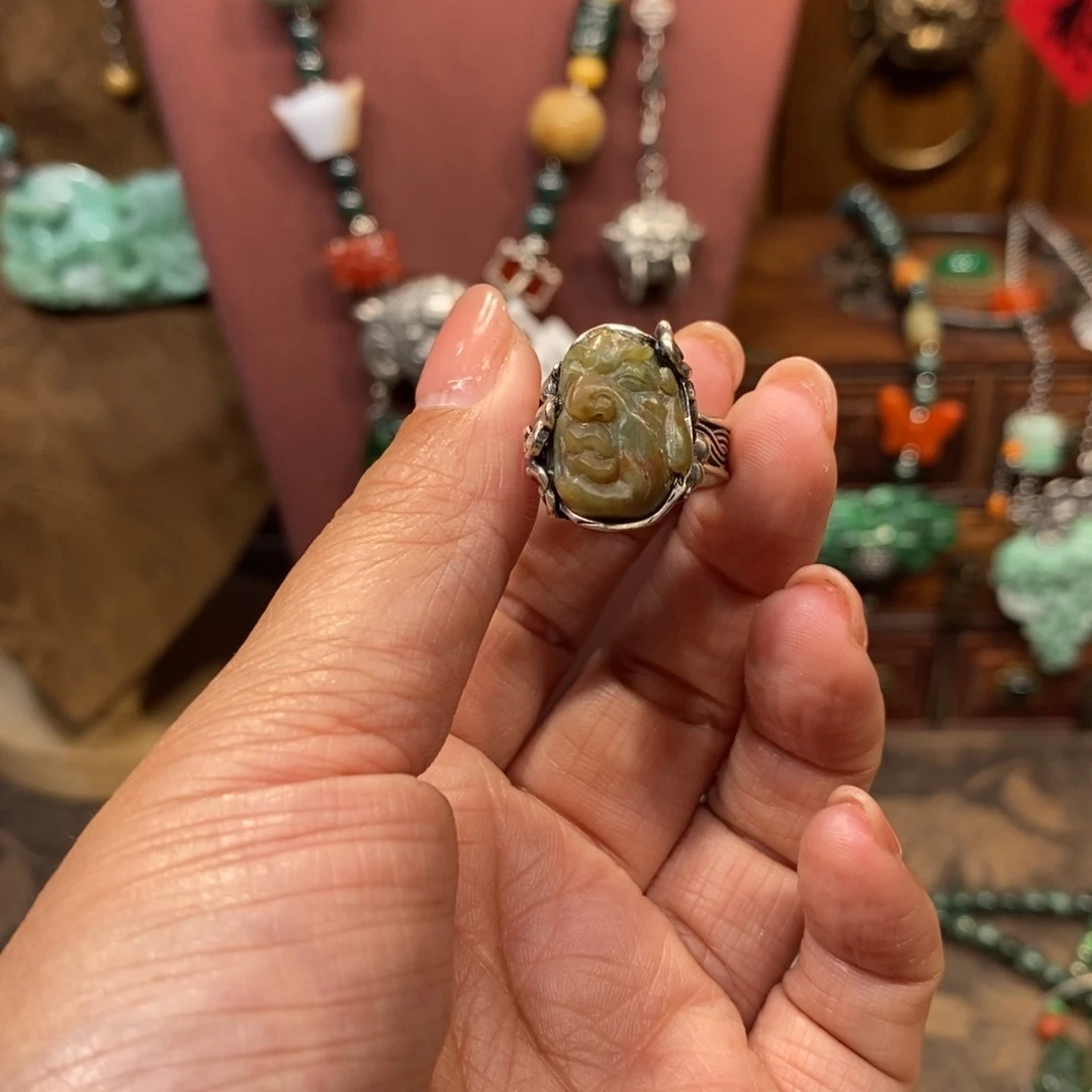 翡翠吊坠(赠链)未镶嵌