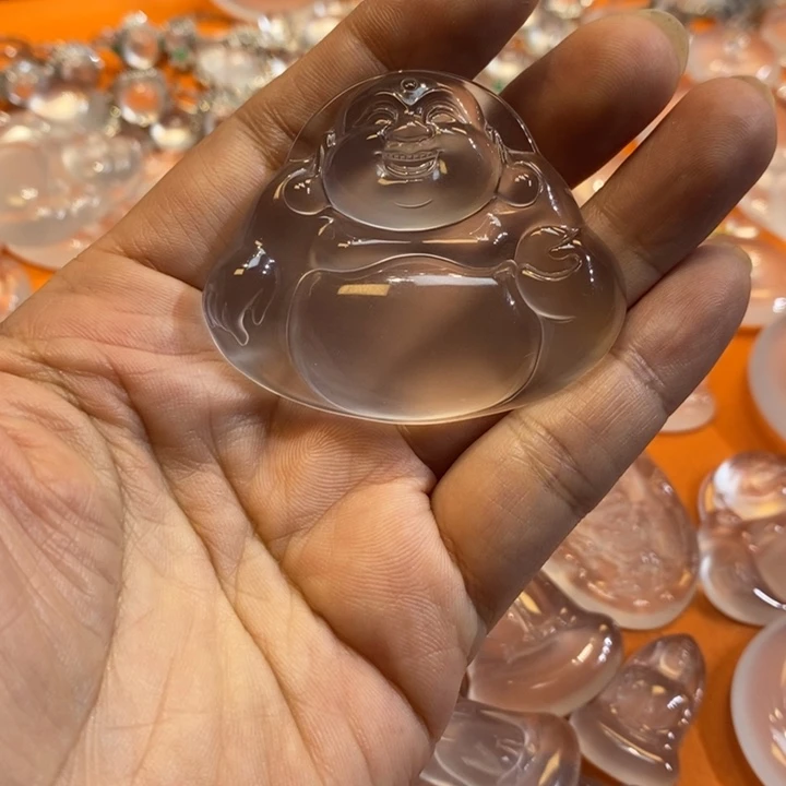 快***乐石英质玉未镶嵌颈饰