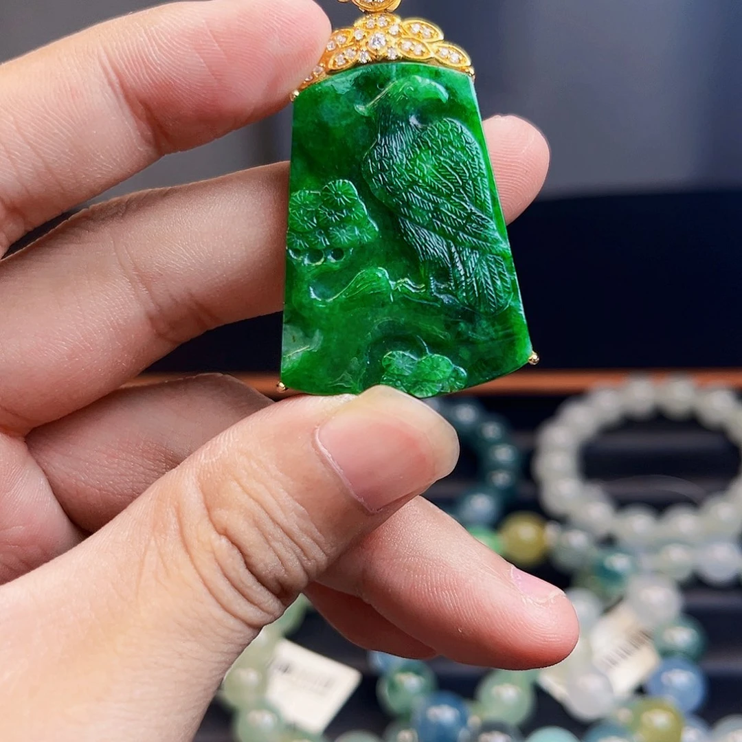 翡翠未镶嵌颈饰基地质检拍一发一