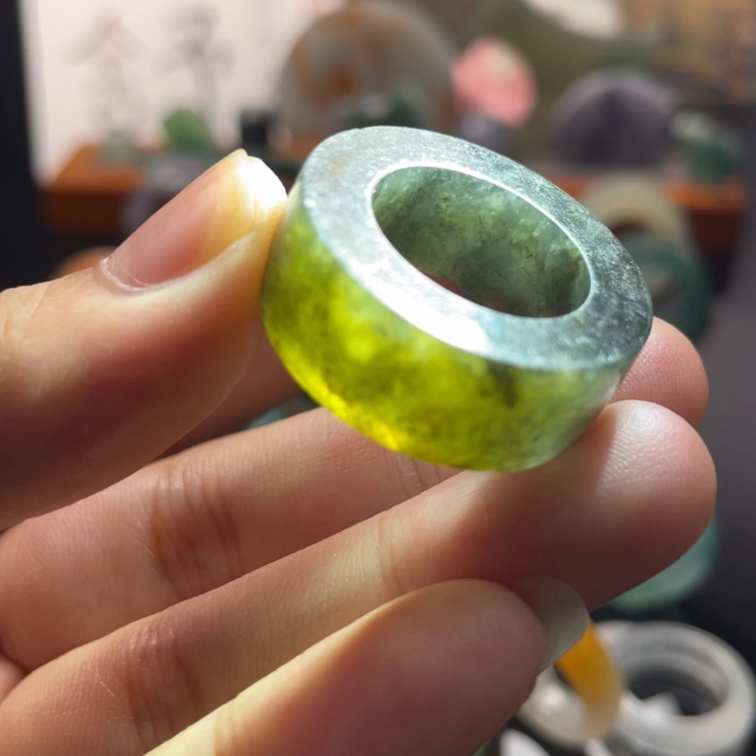 定制翡翠未镶嵌  黄绿乌鸡