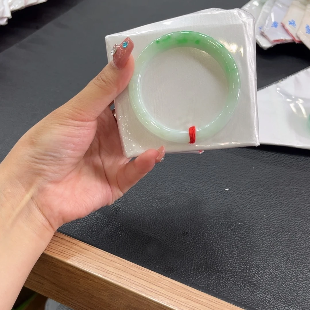 翡翠手镯未镶嵌54圆条