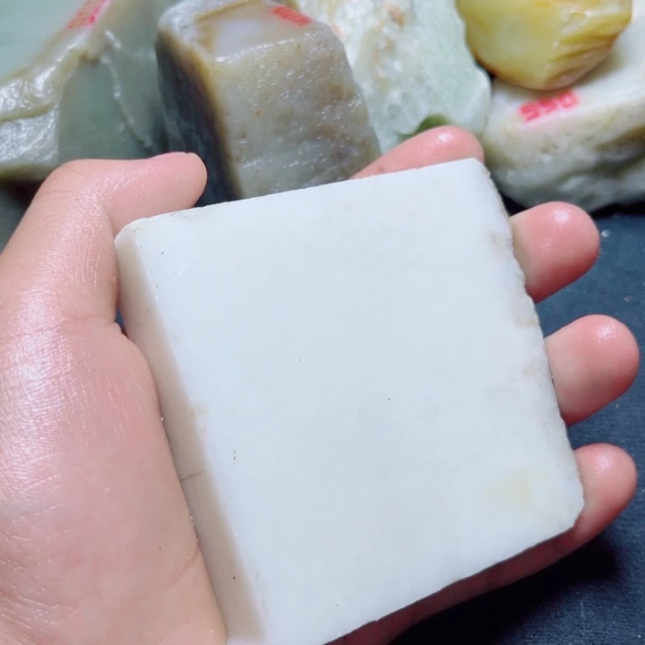 和田玉（糖玉）未镶嵌珠宝奇石