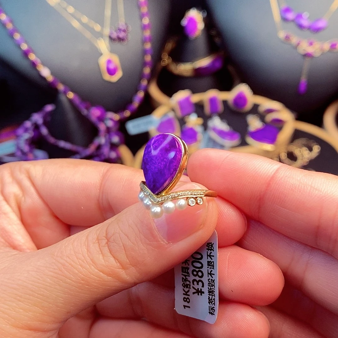 苏纪石（舒俱来）戒指18K金镶嵌