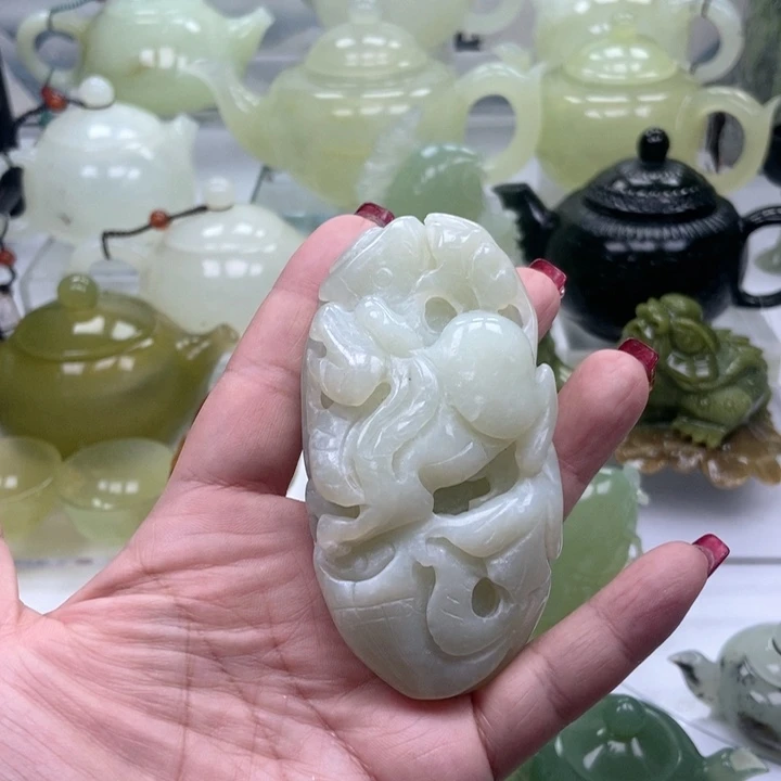 蛇纹石玉壶未镶嵌牟*生