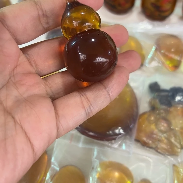 薇****未镶嵌颈饰琥珀琥珀吊坠