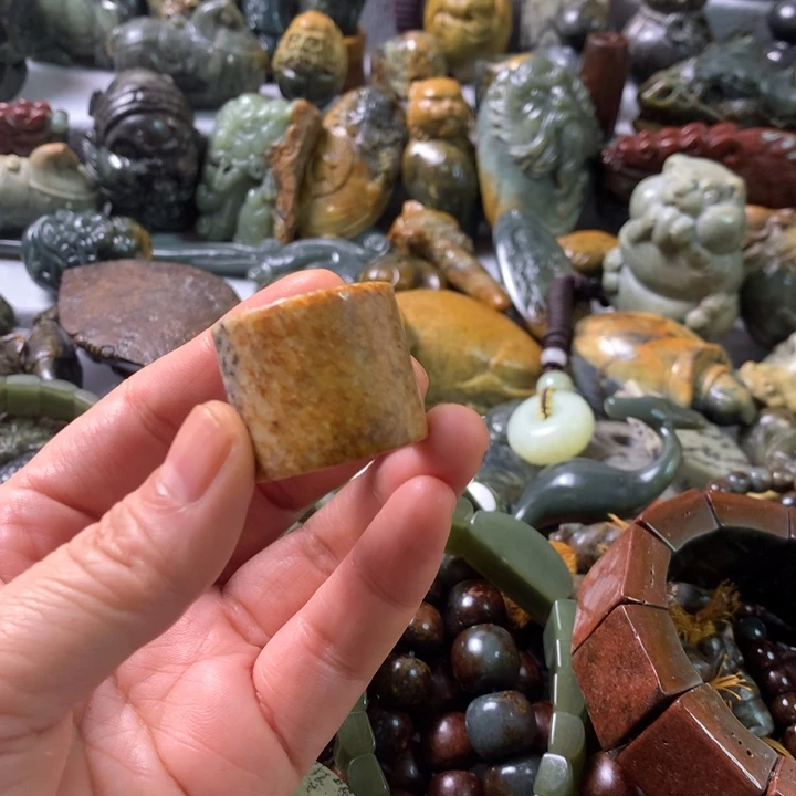 未镶嵌岫岩河磨玉（透闪石质玉）笔搁