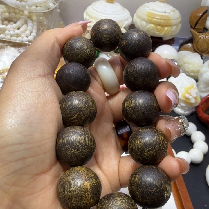 非洲紫檀（红花梨）2.0全品大白十二粒