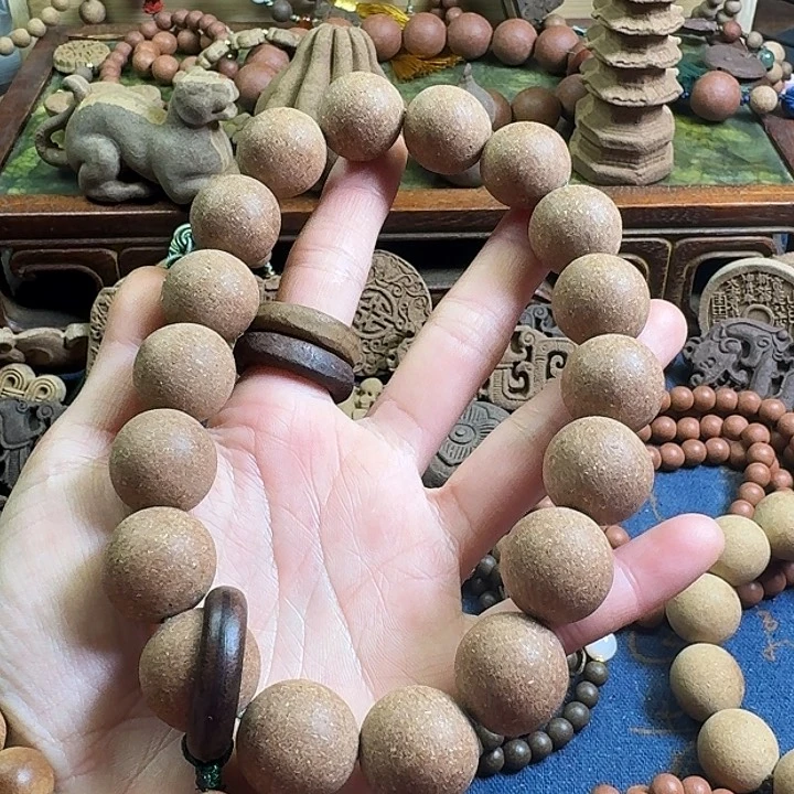 梦觉香方1.9珠微瑕手持