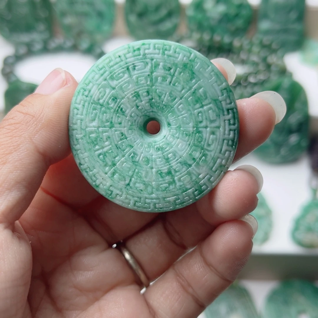 独山玉未镶嵌挂件