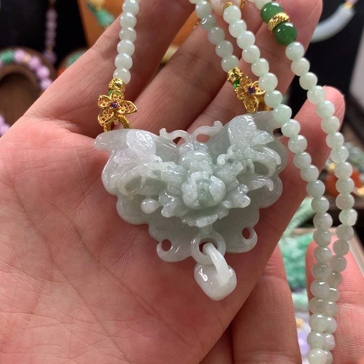 翡翠未镶嵌颈饰吊坠