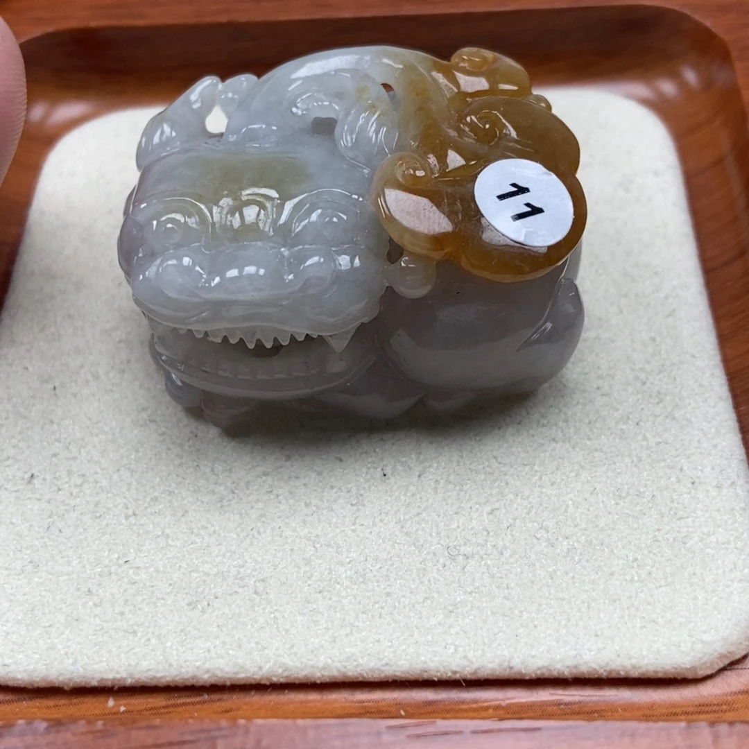 翡翠未镶嵌颈饰霸王貔貅吊坠