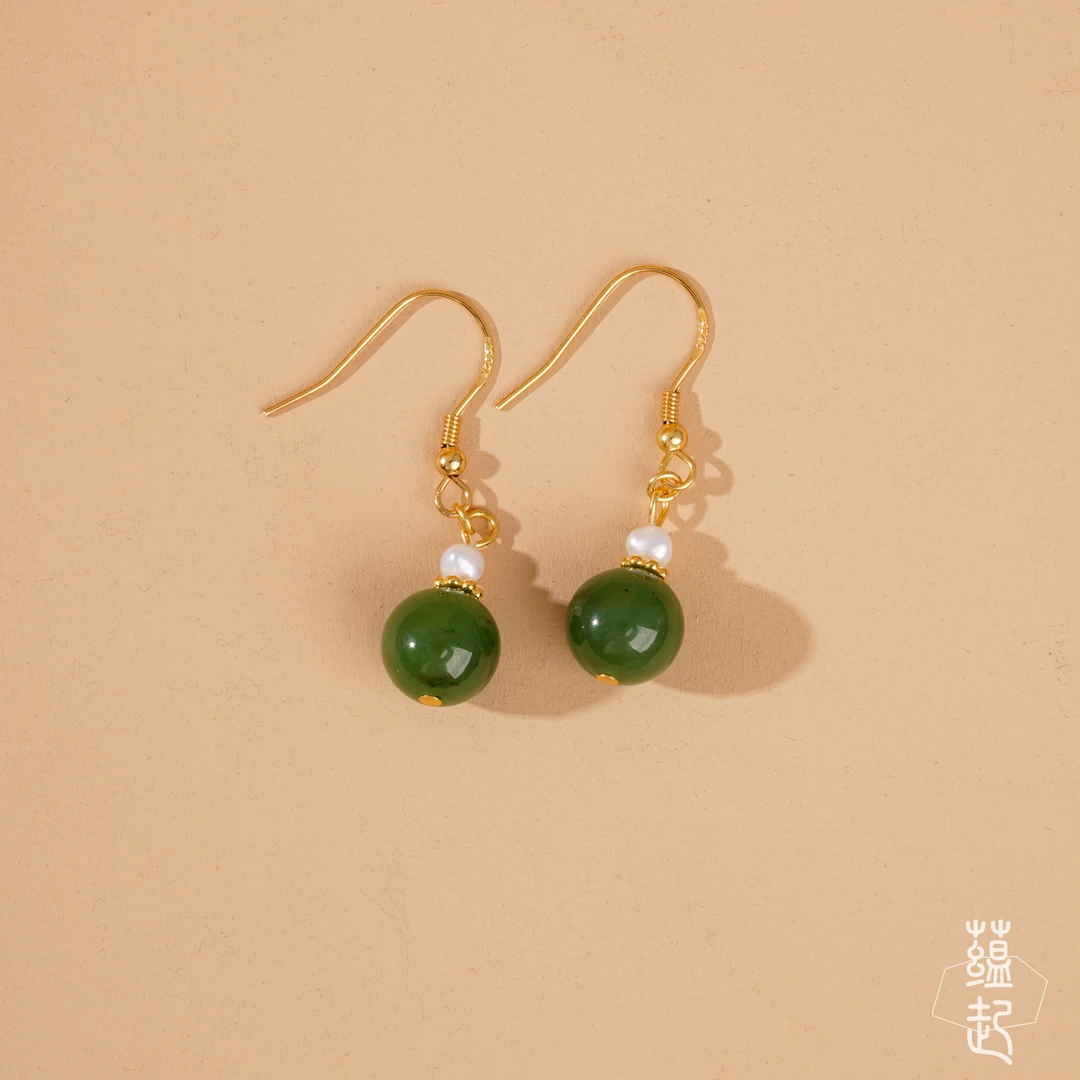 碧玉圆珠约9mm搭珍珠约3mm耳钩
