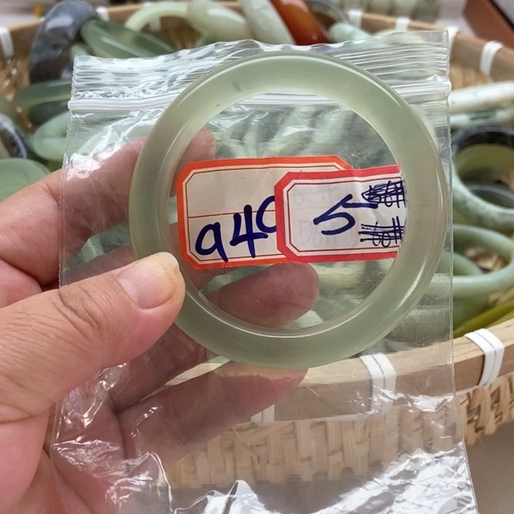 未镶嵌蛇纹石玉手镯飞*