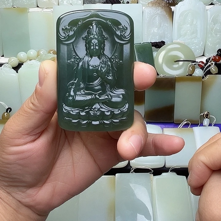 颈饰未镶嵌和田玉