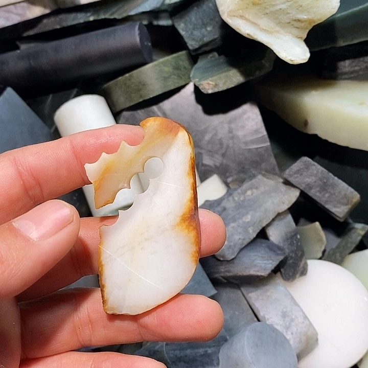 岫岩河磨玉（透闪石质玉）未镶嵌珠宝半成品