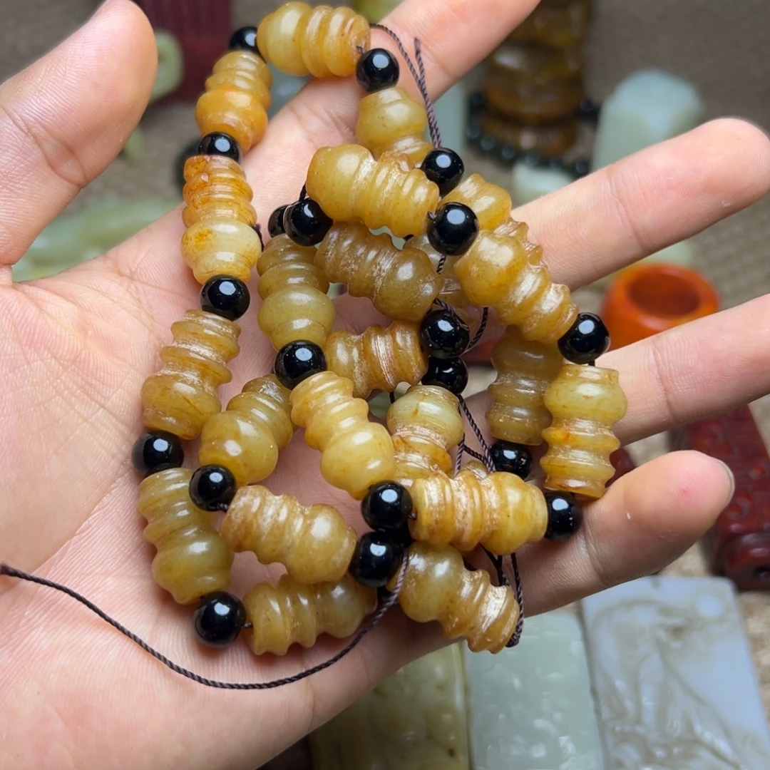 未镶嵌蛇纹石玉颈饰