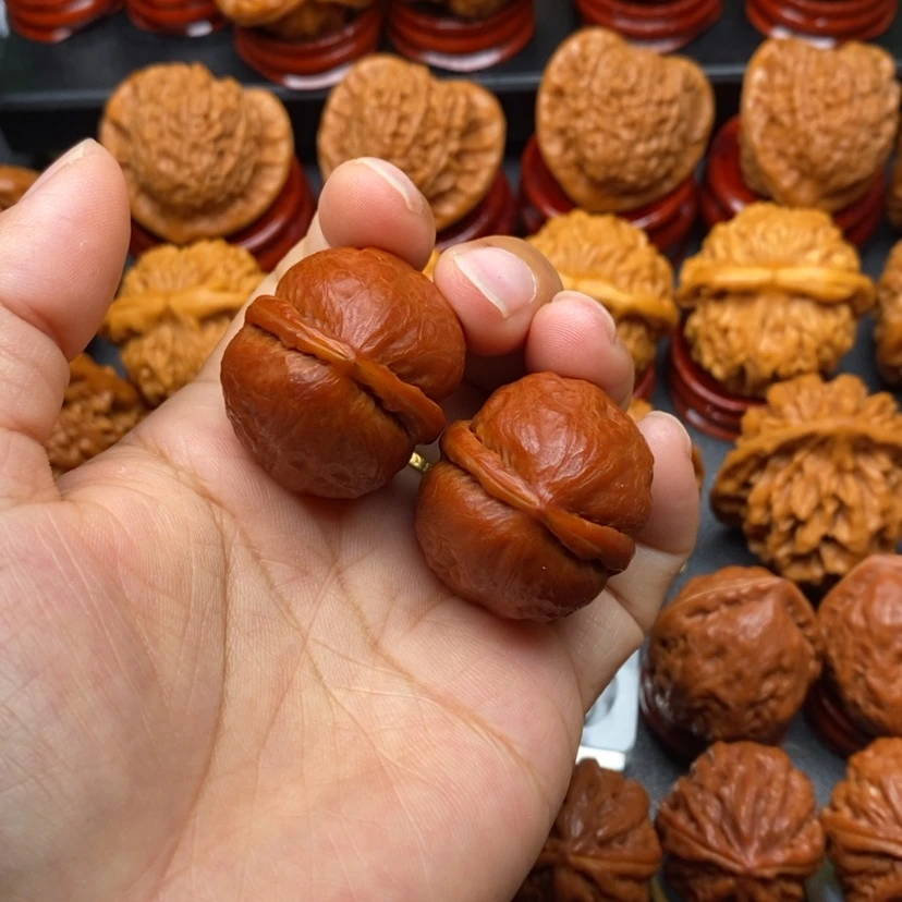 【闪购商品】文玩核桃把件海豚