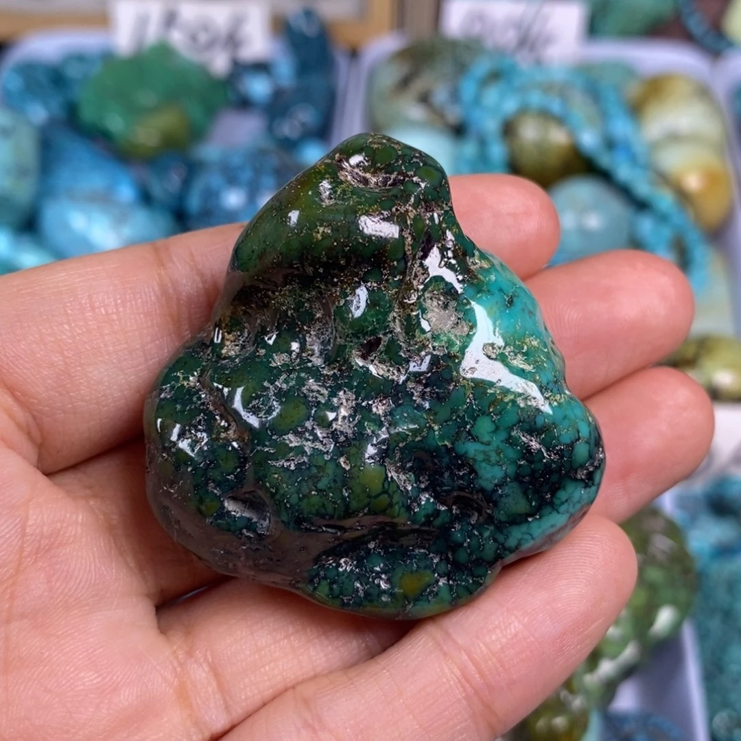 绿松石未镶嵌颈饰