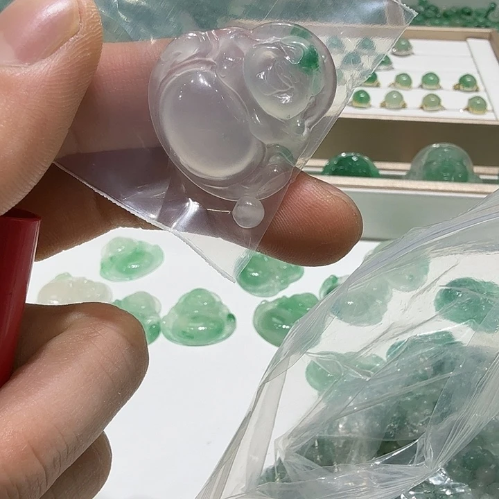 石英质玉颈饰合金吾****人