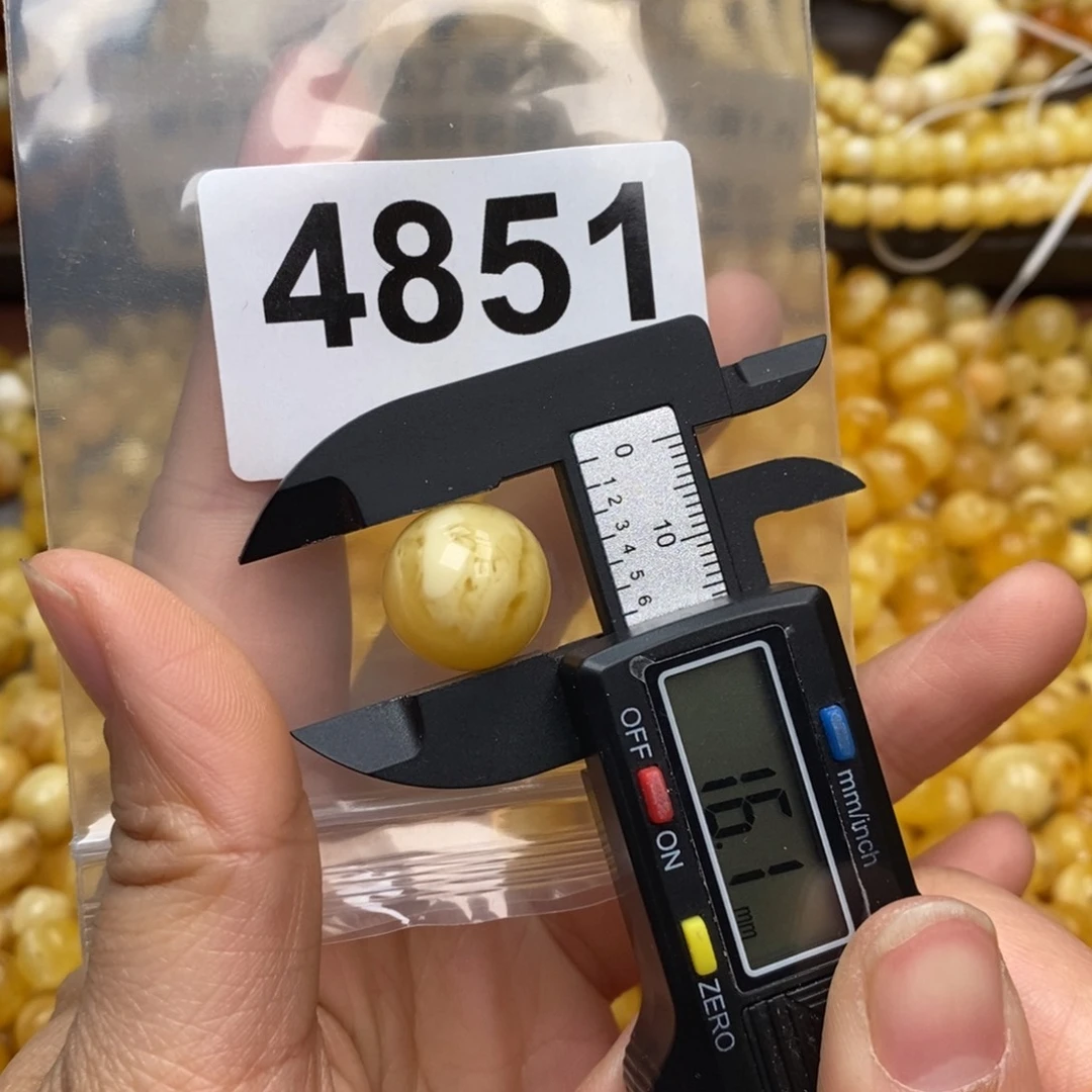 蜜蜡珠宝奇石未镶嵌