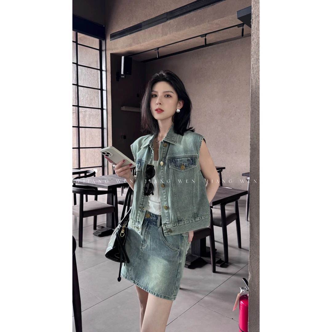 【牛仔专辑】复古无袖牛仔马甲+高腰复古洗水牛仔半裙套装