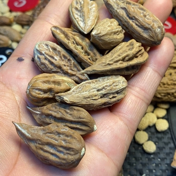 文玩核桃吊坠娜姐24