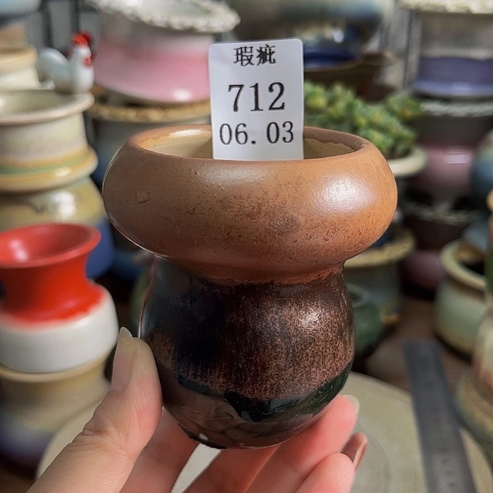 摆件景德镇陶瓷手工制作口6高9左右