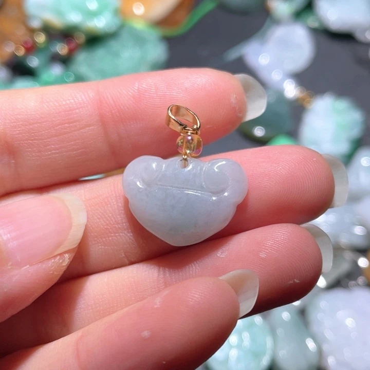 【闪购商品】翡翠颈饰未镶嵌用****9天然翡翠