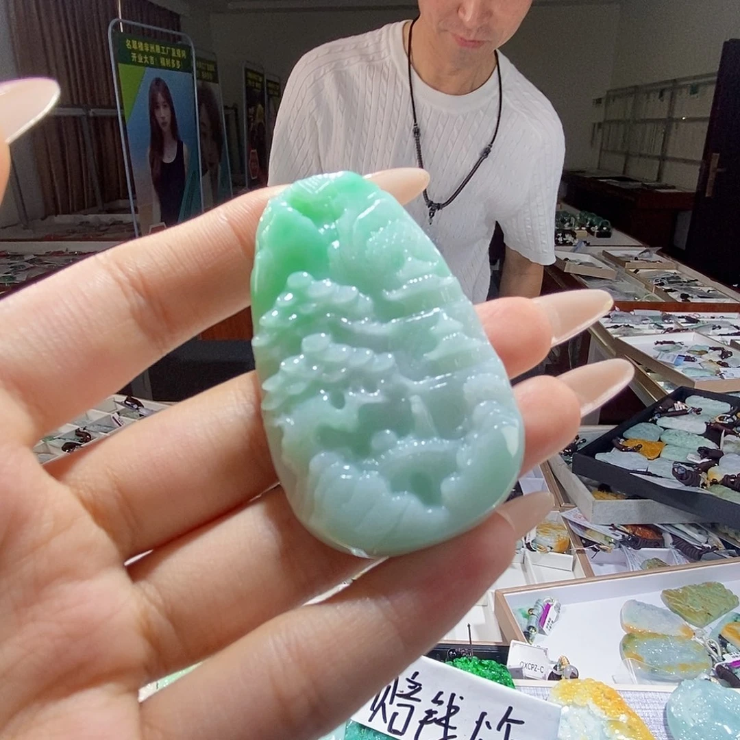 翡翠未镶嵌颈饰翡翠