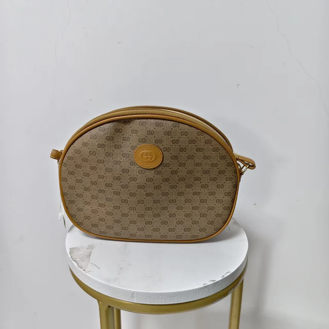 95新 GUCCI/古驰 暮野奢品/古驰斜挎贝壳包/03088
