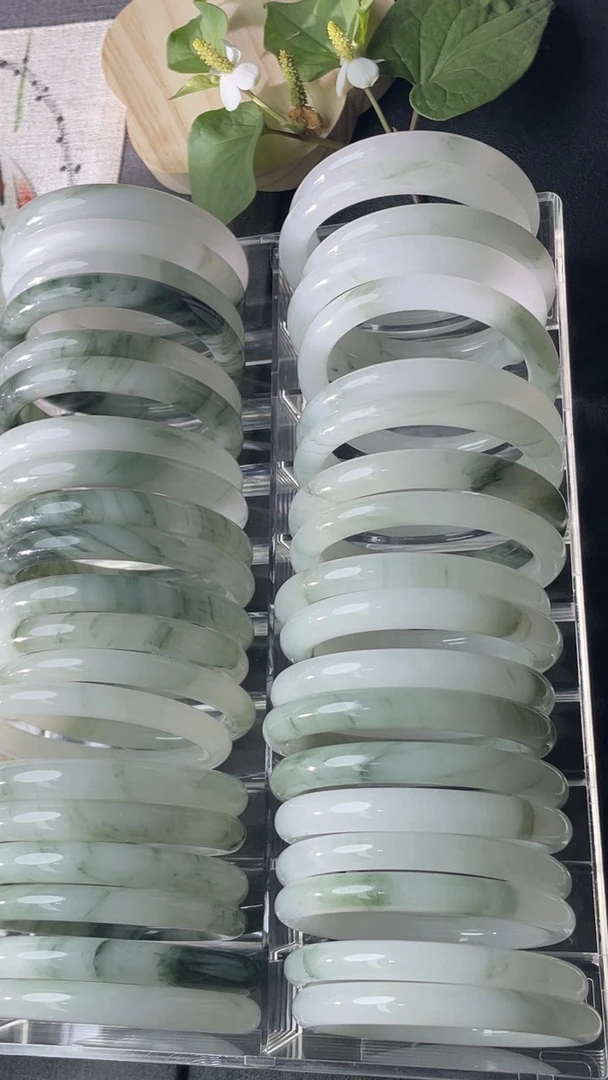 天山翠（圆条）手镯精选高品质天然绿飘花手镯（多样性发货）拍一发一