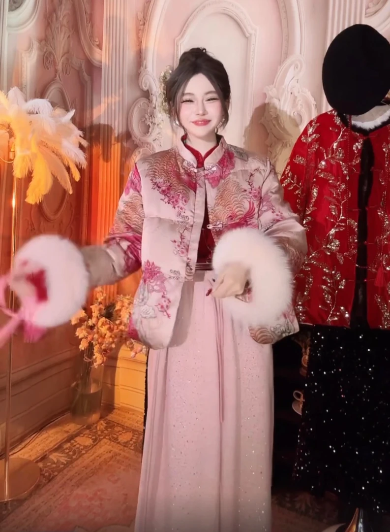 【崔】凤凰绮梦 W0301中国风时尚女外套春季新款盘扣提花段毛袖棉服