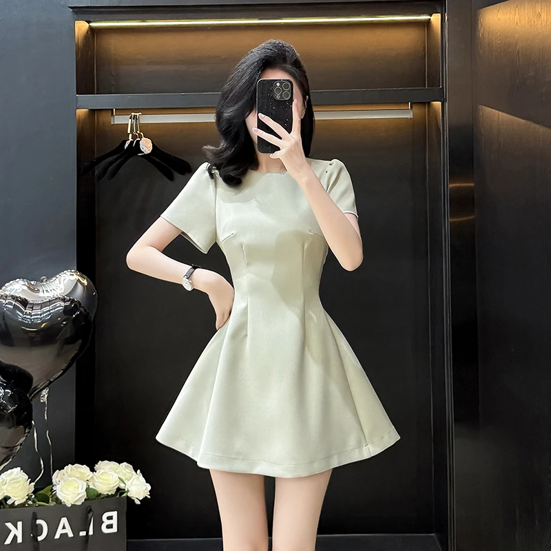 纯欲夏季绿色短袖连衣裙法式气质小个子高级感收腰显瘦短款A字裙