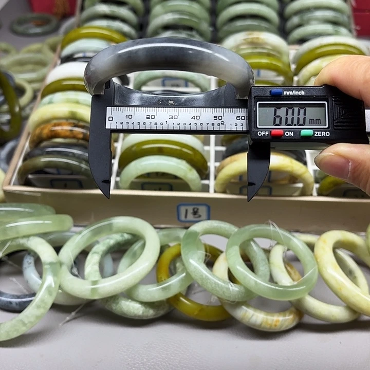 蛇纹石玉未镶嵌手镯33