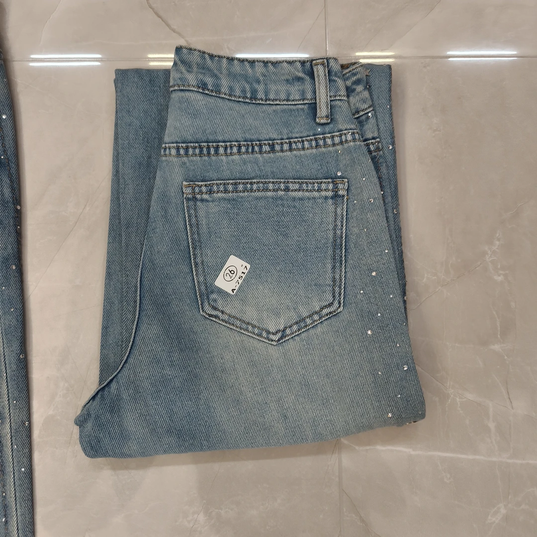 欧韩特惠时尚潮流百搭款牛仔直筒裤