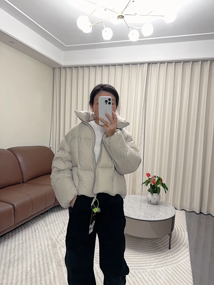短款拉链女立领休闲时尚泡芙羽绒服