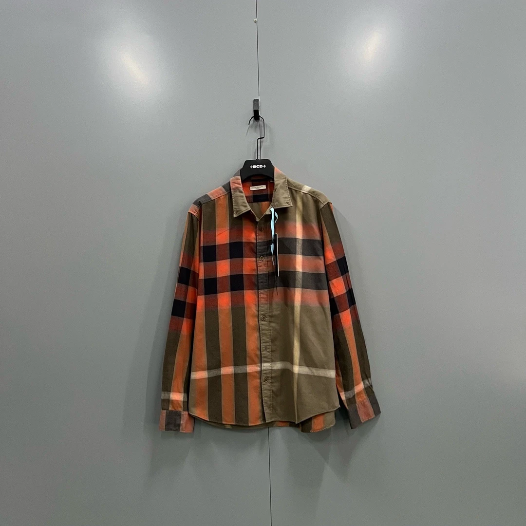 95新 BURBERRY/博柏利 c62 印花翻领衬衫 XL码 206202