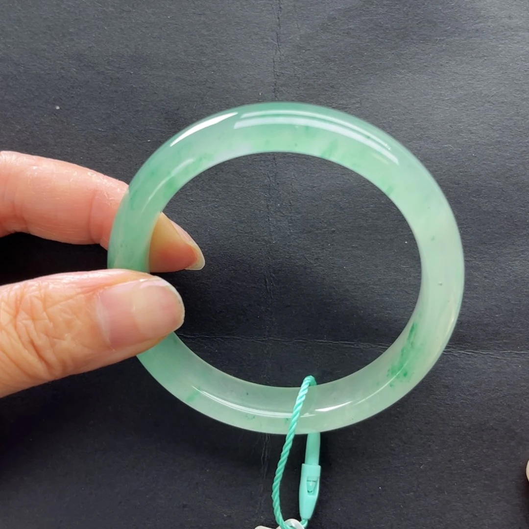 荷***恬石英质玉手镯未镶嵌