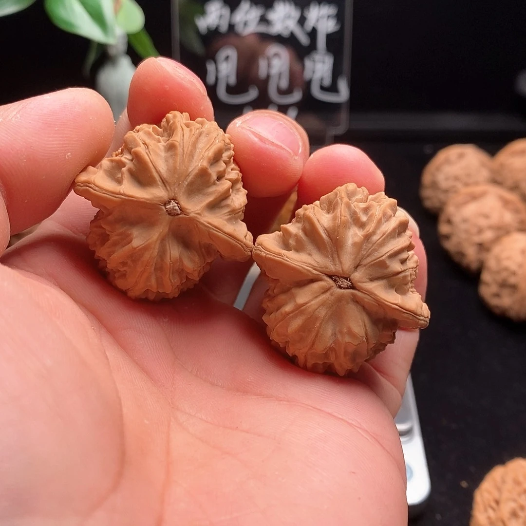 文玩核桃吊坠枫*马老四35