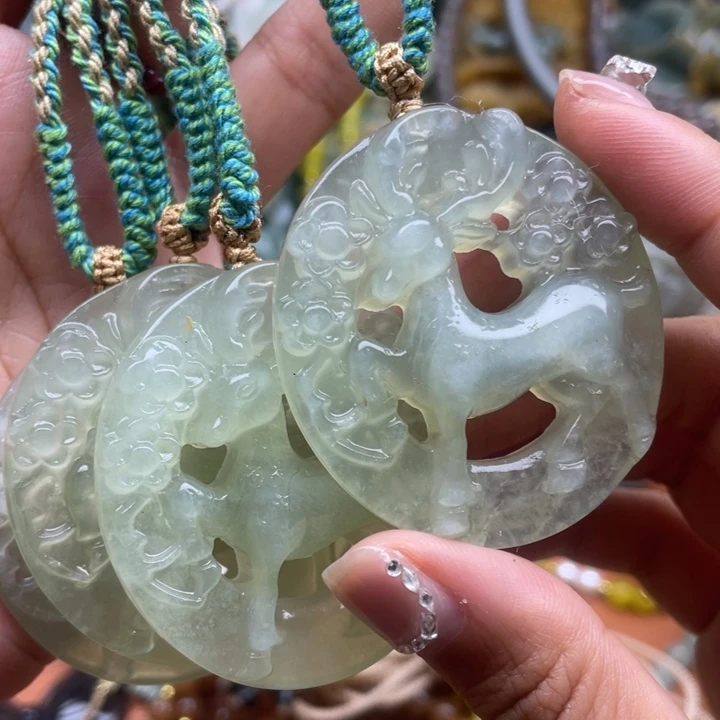 蛇纹石玉未镶嵌吊坠