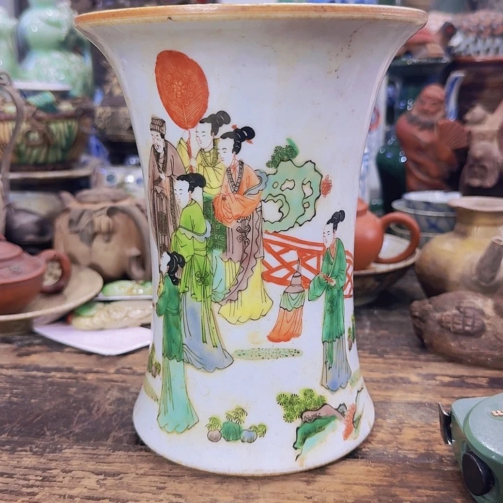 董*人这样一说就是他和别人