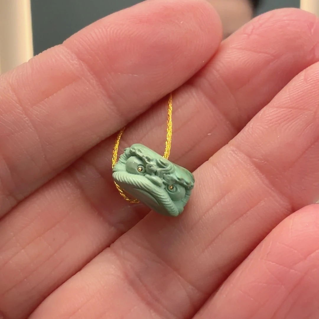 绿松石未镶嵌颈饰