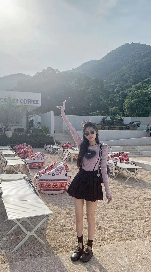 LIN-【粉黑甜酷】粉色爱心波点长袖➕黑百褶背带裙裤