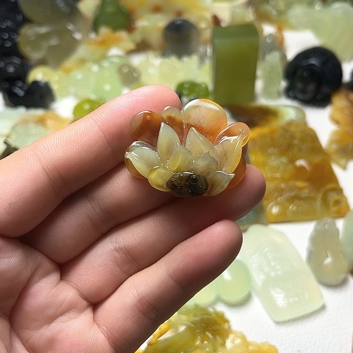 未镶嵌蛇纹石玉颈饰