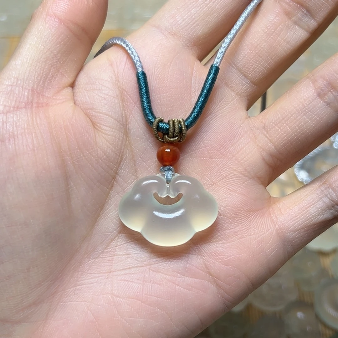 蛇纹石玉未镶嵌吊坠