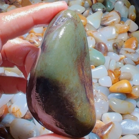 和田玉未镶嵌颈饰106克